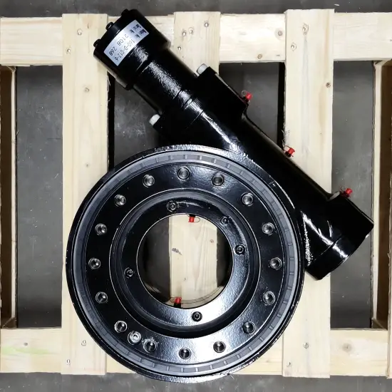 MER9 hydraulic slew drive — bottom view